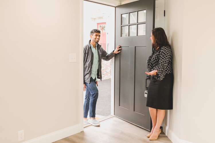 What to Expect as a First-Time Home Buyer